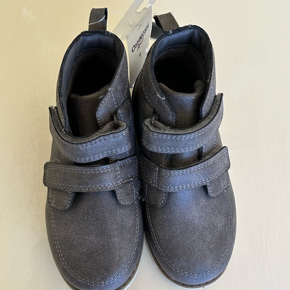 OshKosh B’Gosh toddler boots. Size 9, dark Grey - Picture 3 of 4